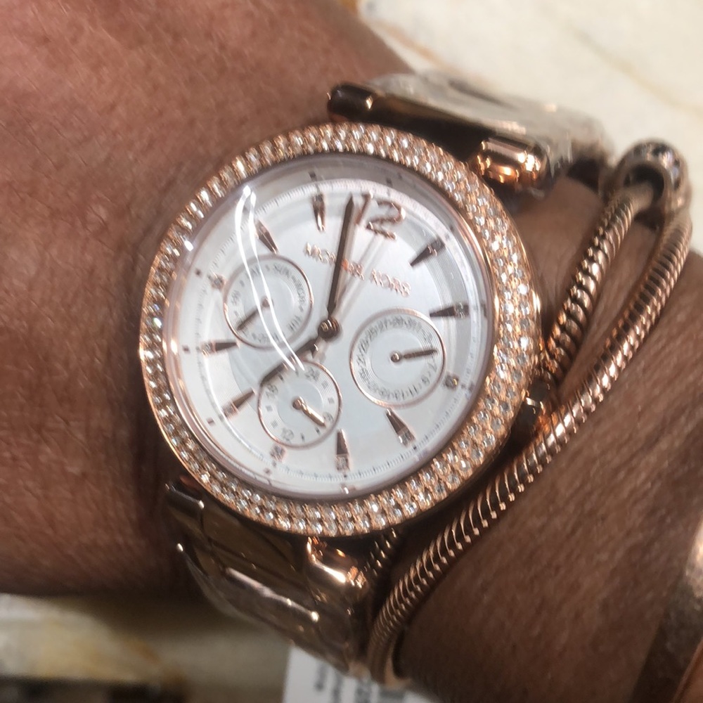 Michael kors rose gold watch - Picture 7 of 8